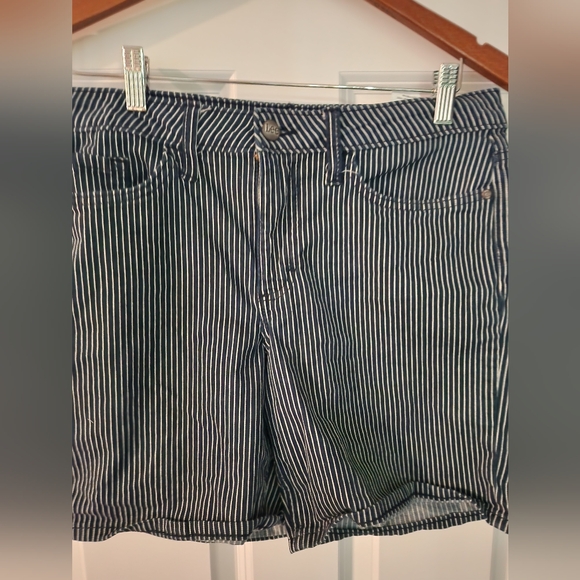 Lee Midrise Bermuda Shorts 10 Strip - Picture 1 of 5